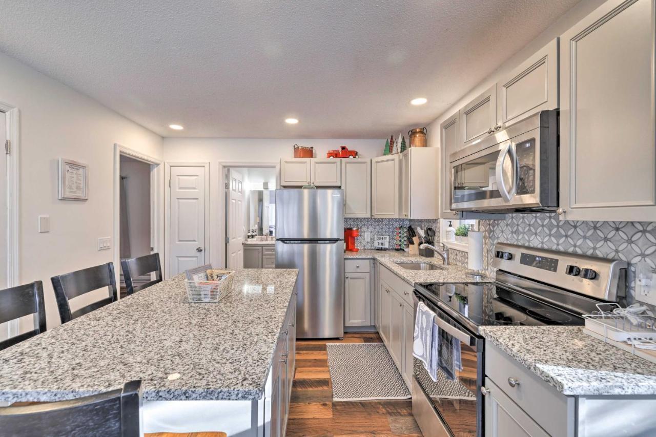 Holiday home Cozy With Private Hot Tub! Tobyhanna