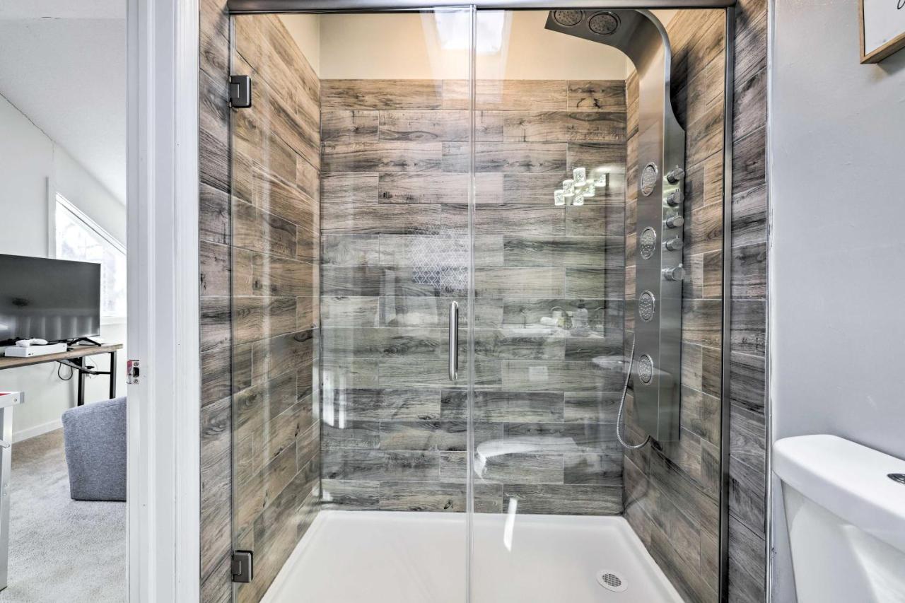 Cozy With Private Hot Tub! * Tobyhanna