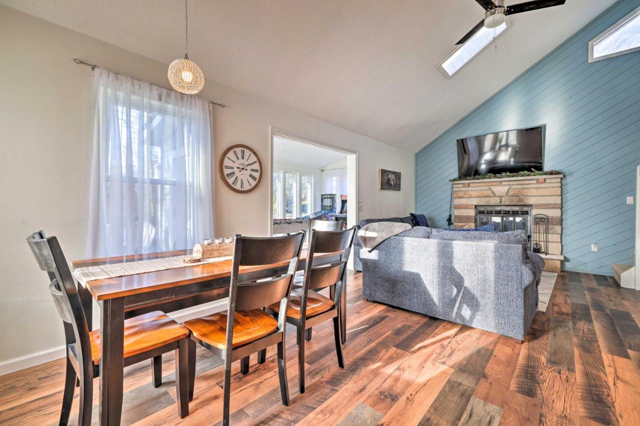 Cozy With Private Hot Tub! Holiday home