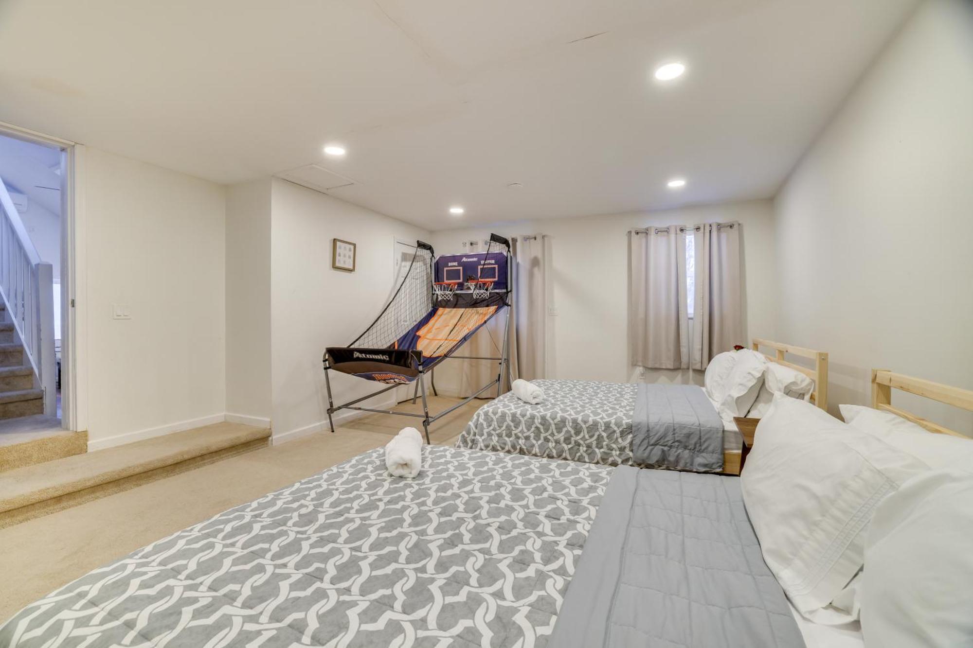 Cozy With Private Hot Tub! Holiday home